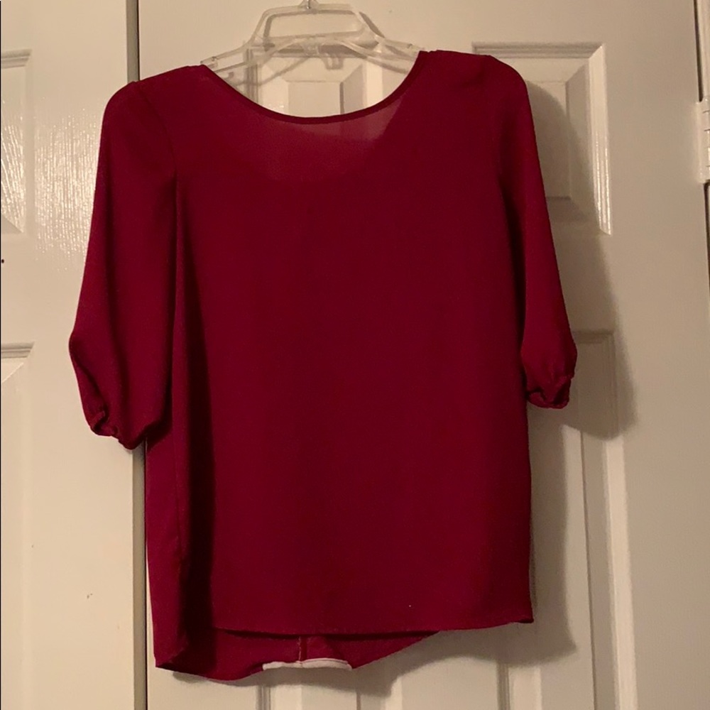 Maroon bow back